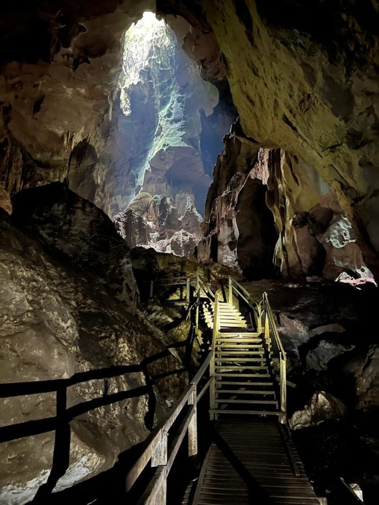 Batu Niah_002