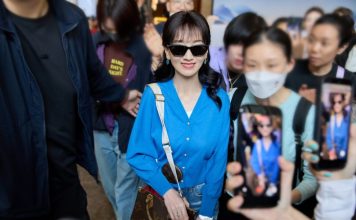 71岁还这么美 赵雅芝牵孙女现身像母女