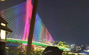 结婚多年依旧超恩爱 老婆亲自接送