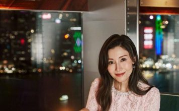 儿子留学英国 “最美港姐”飞伦敦享受亲子时光