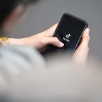 要求加TikTok好友被拒 17岁少年持刀杀17岁少女
