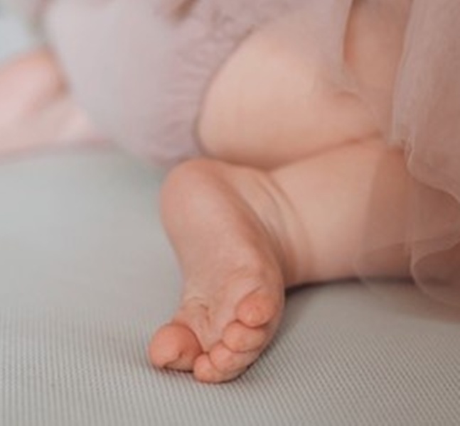 cute-little-bare-feet-baby-260nw
