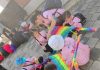 39岁华裔夫妻育7子 夫妻坚持纪律式育儿