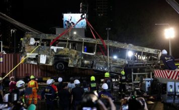 列车撞巴士酿8死32伤 司机尿检呈毒品阳性