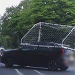 路上惊见“移动球门车” 司机被控危险驾驶