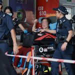 男子坠轨遭辗过身亡 儿子认尸崩溃捶墙痛哭