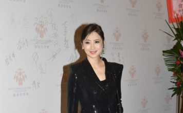 200双名鞋铺满地 女星豪华鞋柜曝光