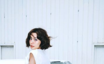 女星解锁度假辣照 纤腰长腿抢尽焦点