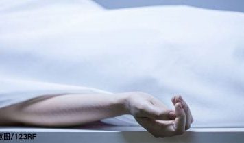 重型罗里失控直冲泥沟 司机被活埋后证实身亡
