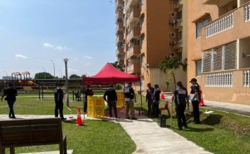 背书包外出准备上学 11岁学生公寓坠下身亡