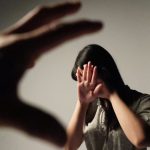 5岁女童遭邻居侵犯9次染病 每次还给2至19封口费