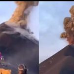 火山突喷发如“火雨”落下 游客贴近拍片险遭击中急逃