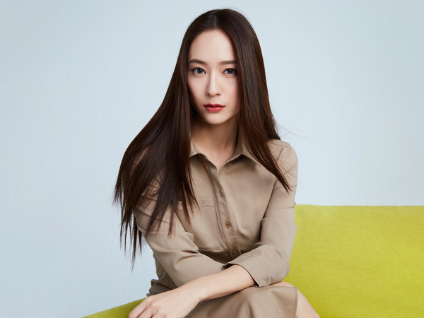 CHARLES-KEITH-spring-2022-campaign-brand-ambassador-portrait-L