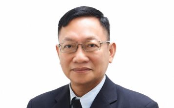 服务近40年华裔医生逝世 家属:他已完成所有心愿