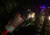 货卡失控冲出道路 32岁乘客受伤送院