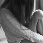 5男子闯住家反锁丈夫 女子遭轮流侵犯还塞异物