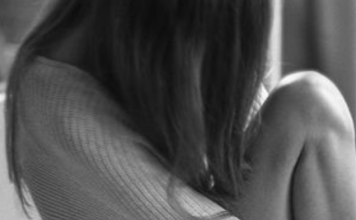 5男子闯住家反锁丈夫 女子遭轮流侵犯还塞异物