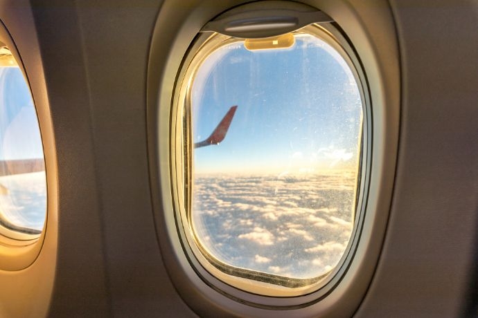 Why-are-airplane-windows-round