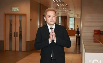 父子决裂后首曝光 李泳汉神情憔悴返港