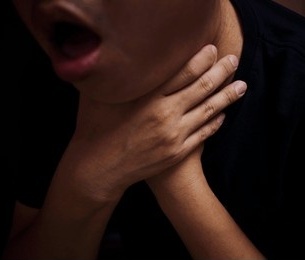 closeup-shot-man-holding-hands-2