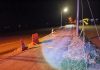 疑撞路肩石块失控 快递员当场身亡