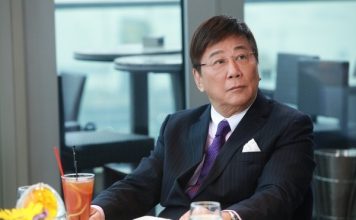 数十年前吻戏画面遭重提 男星被推上风口浪尖
