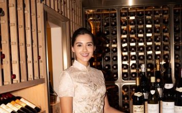 港姐冠军疑秘婚 罗马甜游惊现“婚戒”