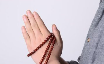 女子轻信假大师 致15岁女儿被侵犯
