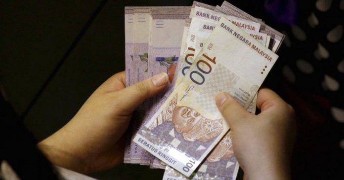 ringgit_2_09102015-696x365