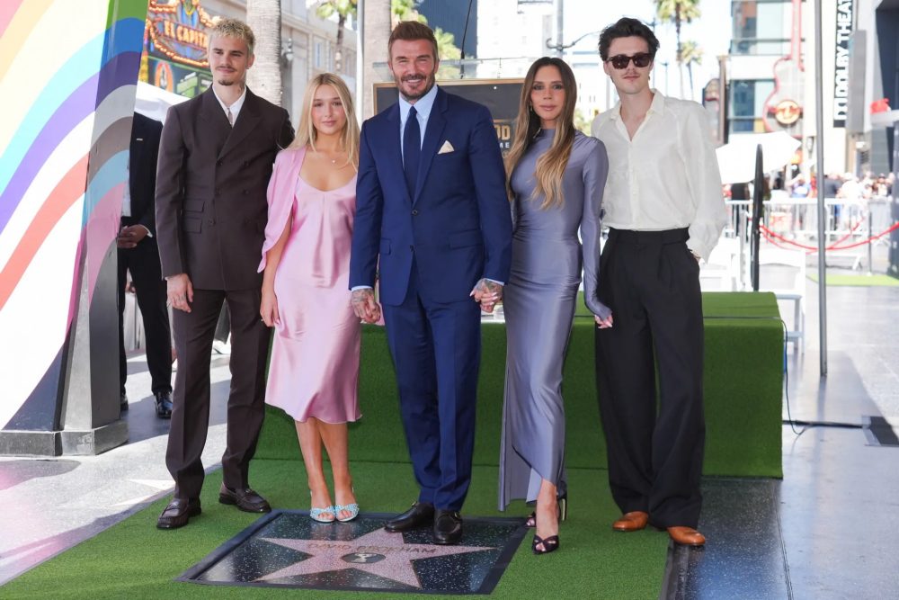 romeo-beckham-left-harper-seven