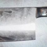 怀疑前夫背叛自己下药 女子持双刀闯熟食档砍人