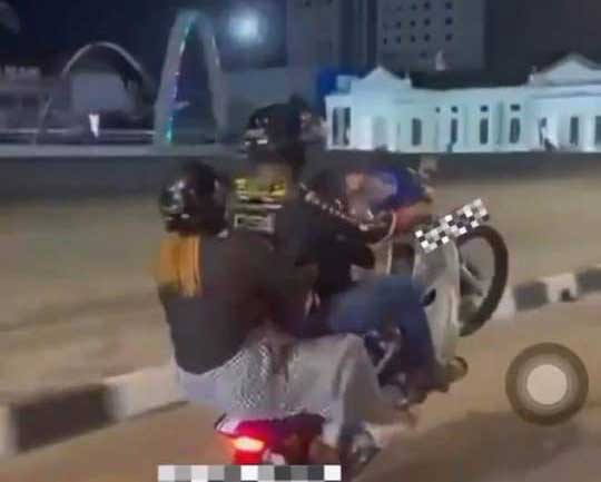 20260722CPKK21c_DANGEROUS_MOTORBIKE_RIDING_AS260722CA11