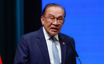 为施政弱点向人民致歉 安华坦言政府仍有不足