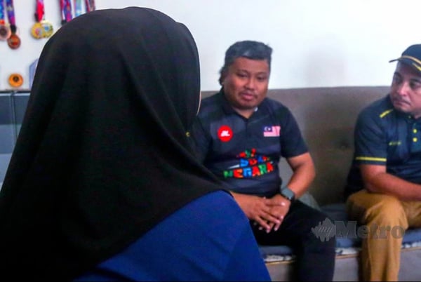 260709CMKfb61b-ST260708ob01-Kahwin_Rohinya