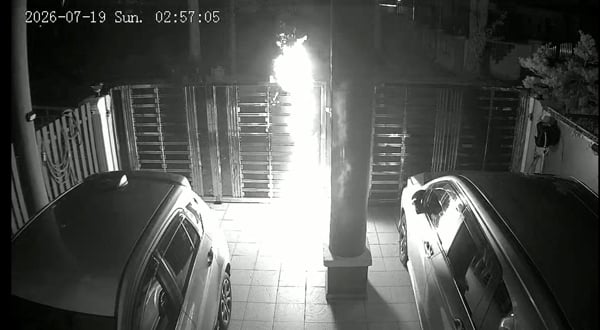 260722CMKfb64c-mk260721ya02-Runner-Loan-Shark_Bakr-Rumah