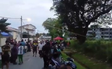 2少女离奇丧命陈尸草丛 母亲:她生前一直很乖很安静