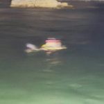 夜海传来Help呼救 领队一招成功救两命