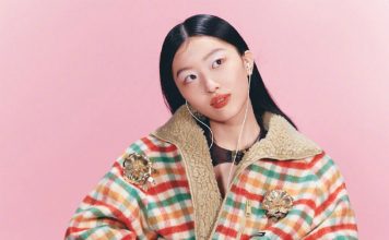 陈奕迅爱女罕晒泳装照 好身材惊艳全网