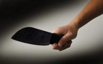不满她上菜太慢 女子遭砍下头颅挂家门前