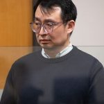 用手机偷拍400人洗澡 华裔男罪成判居家监禁