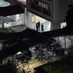 疑因情海翻波酿血案 两女组屋楼下冲突一人动刀