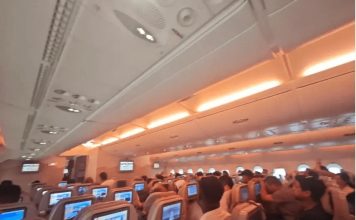 客机凌晨冷气突然停止 多名乘客闷热不适昏倒