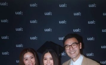 锺镇涛泪洒毕业礼 21岁爱女让他骄傲