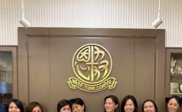 佘诗曼校服照曝光 冻龄神颜掀热议