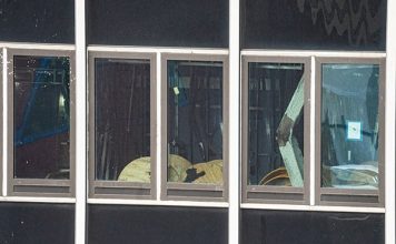 37层高楼梁柱突扭曲变形下陷 紧急疏散周边民众