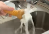 热水冲近一分钟竟不融化 网传雪糕视频吓坏网民