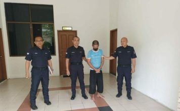父亲摸入闺房侵犯亲女 妈妈救女惨遭殴打