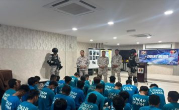 偷渡船4次撞大马海事巡艇 41名偷渡客遭逮捕