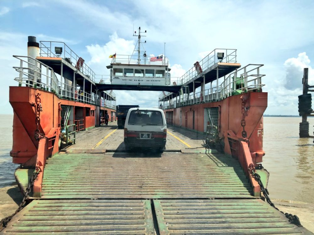 car-ferry-Sarawak