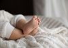 女婴遭狂刺多刀弃尸马桶 19岁男女双双被扣查